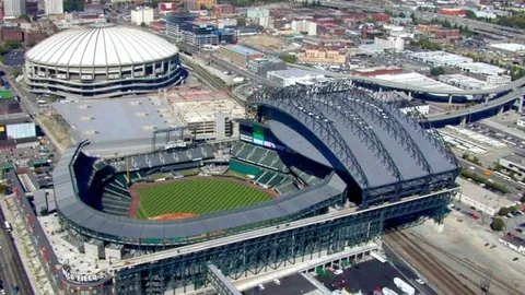 46秒英超闪电战！埃基蒂克破纪录快射，两战轰三球，明特失误引热议